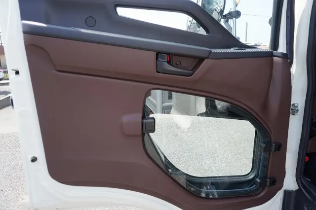 日野 レンジャー 2KG-FD2ABG(2WD)の写真49
