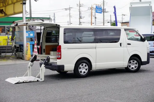 トヨタ その他(トヨタ) CBF-TRH200V(2WD)の写真9