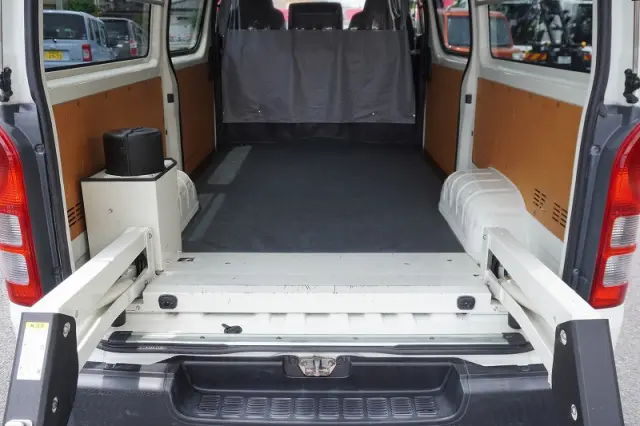 トヨタ その他(トヨタ) CBF-TRH200V(2WD)の写真16