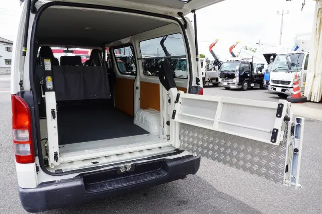 トヨタ その他(トヨタ) CBF-TRH200V(2WD)の写真23
