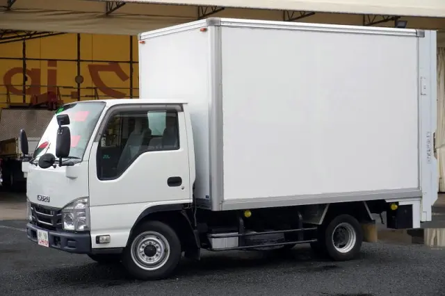いすゞ エルフ TRG-NHR85AN(2WD)の写真1