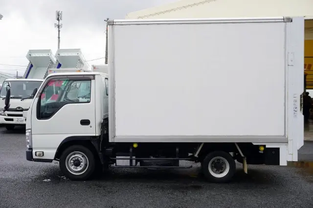 いすゞ エルフ TRG-NHR85AN(2WD)の写真3