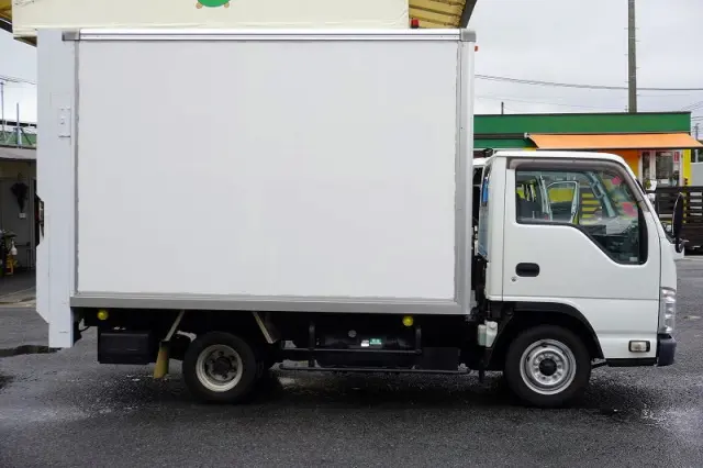 いすゞ エルフ TRG-NHR85AN(2WD)の写真5