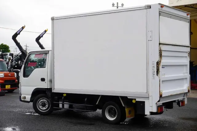 いすゞ エルフ TRG-NHR85AN(2WD)の写真7