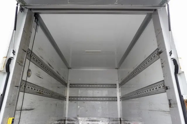 いすゞ エルフ TRG-NHR85AN(2WD)の写真21