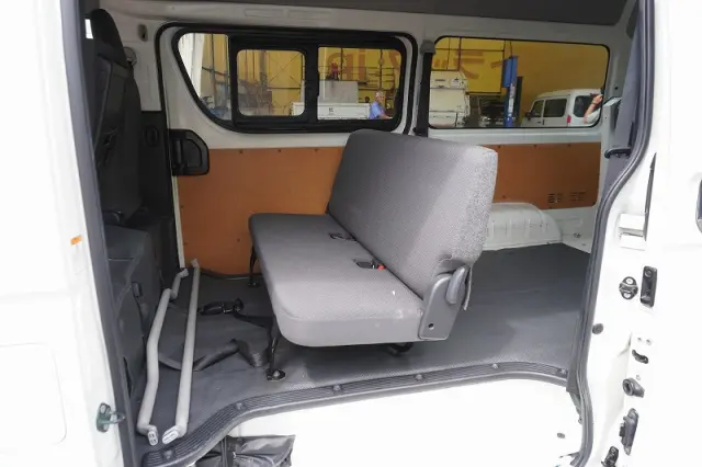 トヨタ ハイエースバン CBF-TRH200K(2WD)の写真26