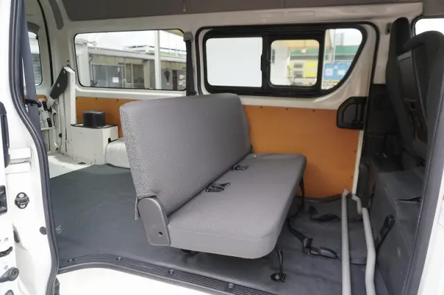 トヨタ ハイエースバン CBF-TRH200K(2WD)の写真28