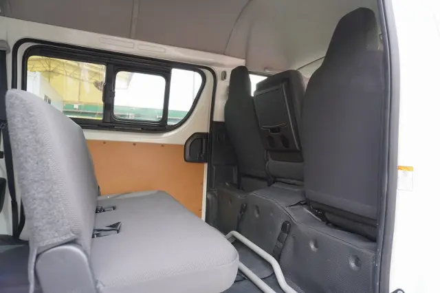 トヨタ ハイエースバン CBF-TRH200K(2WD)の写真29