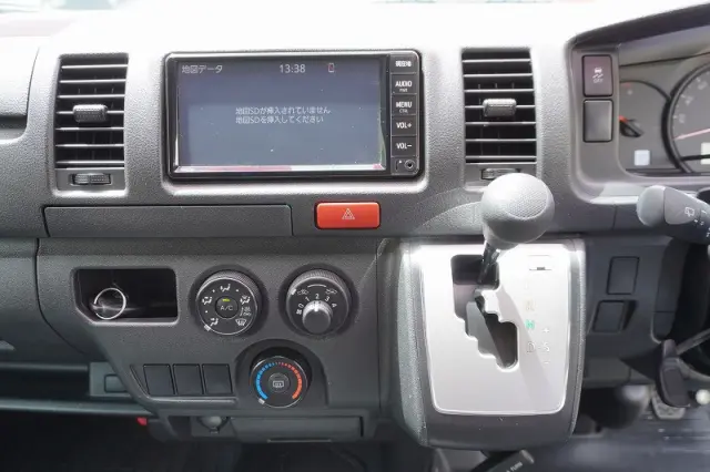 トヨタ ハイエースバン CBF-TRH200K(2WD)の写真33