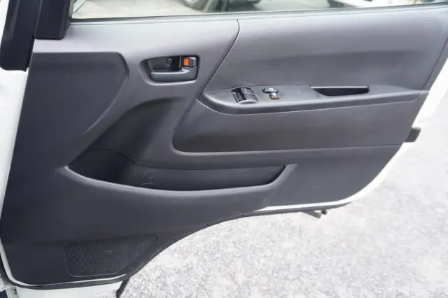 トヨタ ハイエースバン CBF-TRH200K(2WD)の写真37