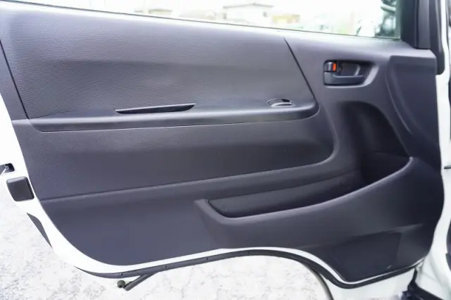 トヨタ ハイエースバン CBF-TRH200K(2WD)の写真42