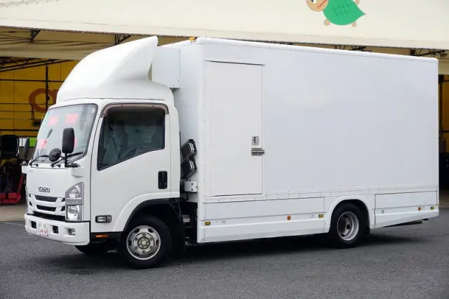 いすゞ エルフ TPG-NPS85AN(4WD)の写真1