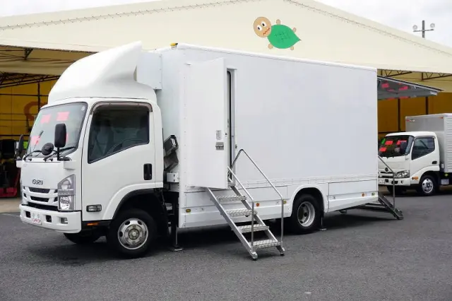 いすゞ エルフ TPG-NPS85AN(4WD)の写真9