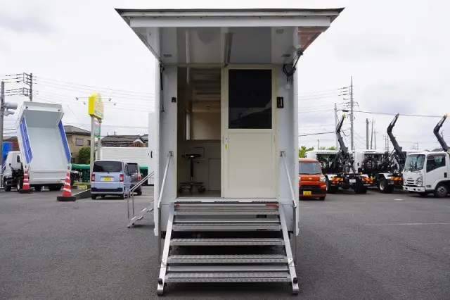 いすゞ エルフ TPG-NPS85AN(4WD)の写真27