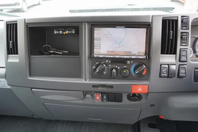 いすゞ エルフ TPG-NPS85AN(4WD)の写真38