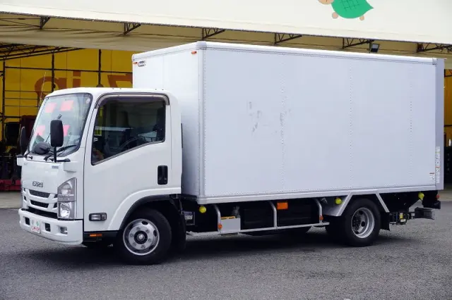 いすゞ エルフ 2SG-NPR88AN(2WD)の写真1