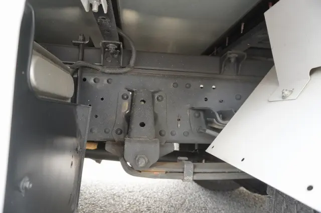 いすゞ エルフ 2SG-NPR88AN(2WD)の写真12
