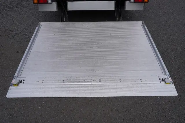 いすゞ エルフ 2SG-NPR88AN(2WD)の写真25