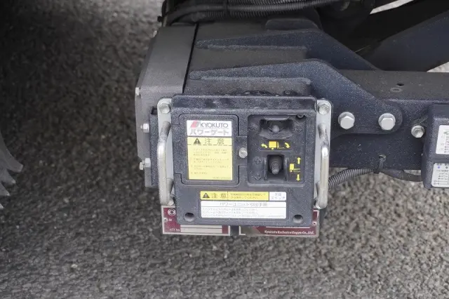 いすゞ エルフ 2SG-NPR88AN(2WD)の写真28