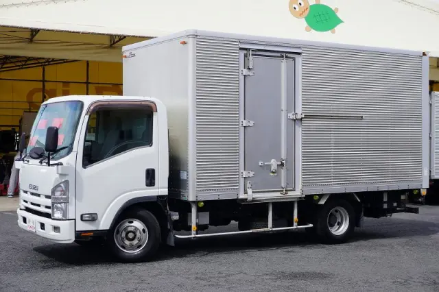 いすゞ エルフ BKG-NPR85AN(2WD)の写真1