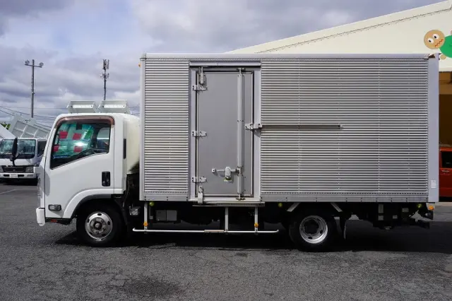 いすゞ エルフ BKG-NPR85AN(2WD)の写真3
