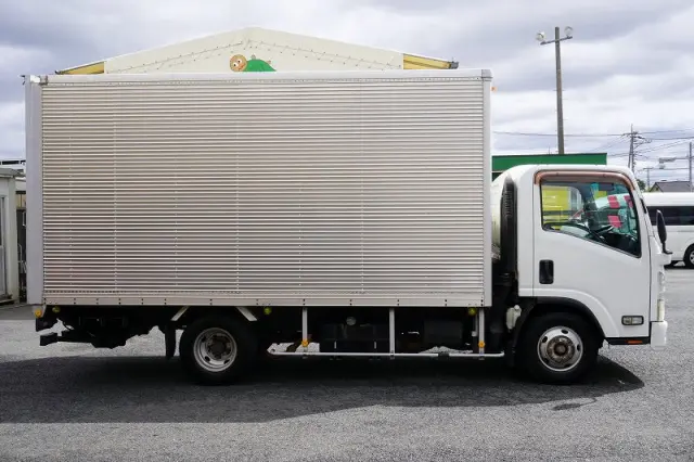 いすゞ エルフ BKG-NPR85AN(2WD)の写真5