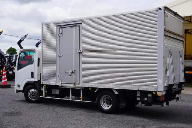 いすゞ エルフ BKG-NPR85AN(2WD)の写真7
