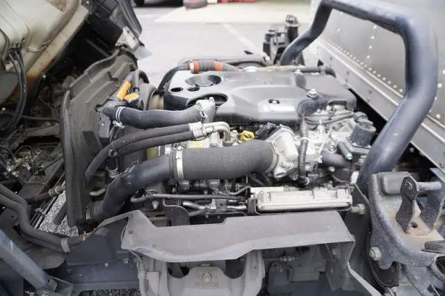 いすゞ エルフ BKG-NPR85AN(2WD)の写真14