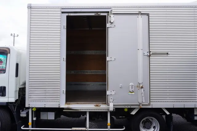 いすゞ エルフ BKG-NPR85AN(2WD)の写真18