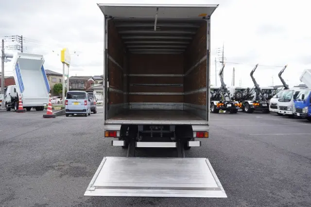 いすゞ エルフ BKG-NPR85AN(2WD)の写真19