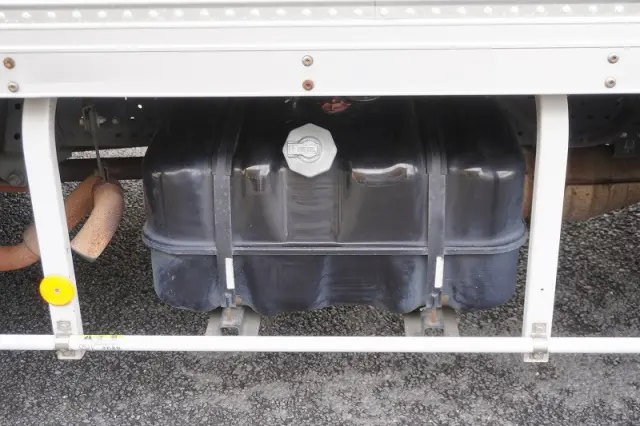 いすゞ エルフ BKG-NPR85AN(2WD)の写真32
