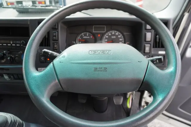 いすゞ エルフ BKG-NPR85AN(2WD)の写真33
