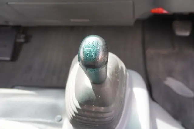 いすゞ エルフ BKG-NPR85AN(2WD)の写真34