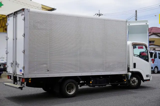 いすゞ エルフ TKG-NLR85AN(2WD)の写真8