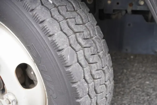 いすゞ エルフ TKG-NLR85AN(2WD)の写真9