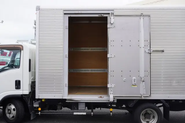 いすゞ エルフ TKG-NLR85AN(2WD)の写真18