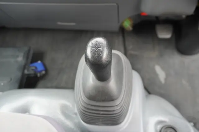 いすゞ エルフ TKG-NLR85AN(2WD)の写真30