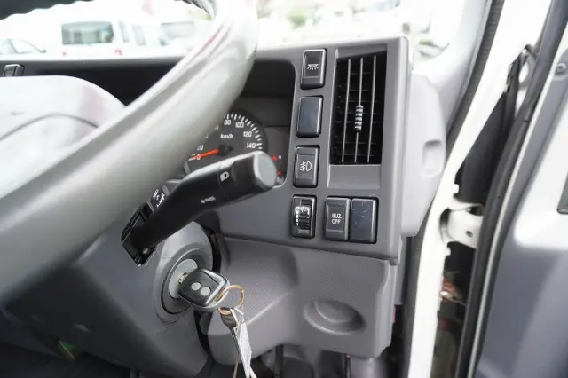 いすゞ エルフ TKG-NLR85AN(2WD)の写真34