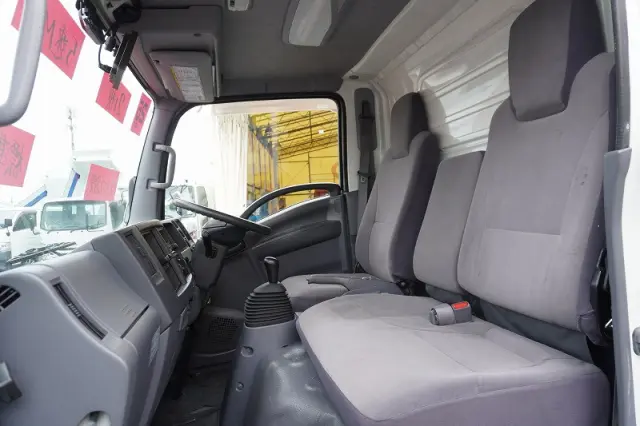 いすゞ エルフ TKG-NLR85AN(2WD)の写真39