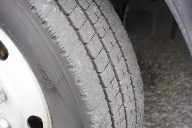 いすゞ エルフ 2RG-NPR88AN(2WD)の写真9