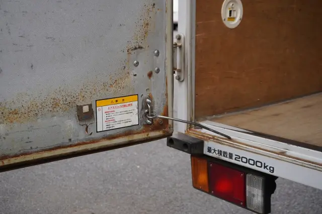 いすゞ エルフ 2RG-NPR88AN(2WD)の写真26