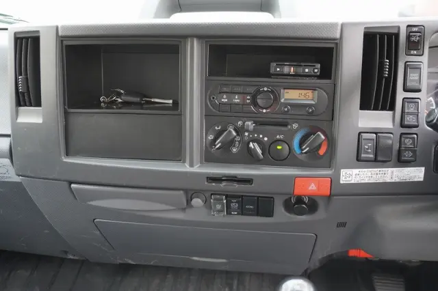 いすゞ エルフ 2RG-NPR88AN(2WD)の写真32