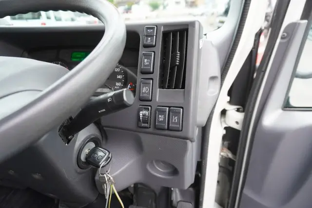 いすゞ エルフ 2RG-NPR88AN(2WD)の写真35