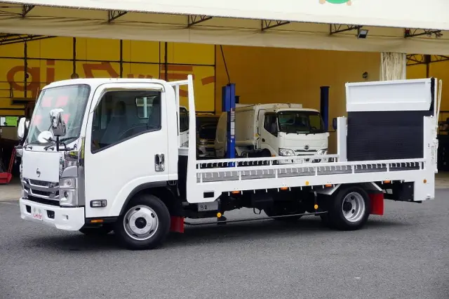 日産 アトラス 2RG-APR88AN(2WD)の写真1