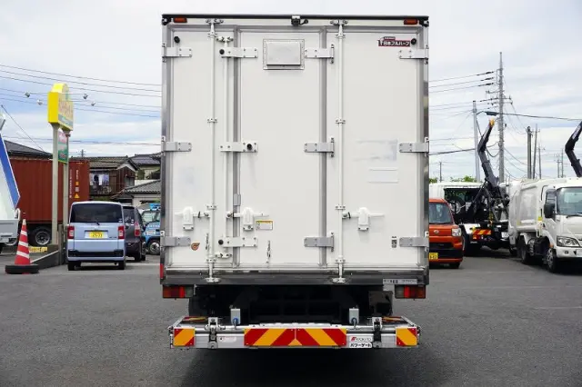 いすゞ エルフ 2RG-NPR88YN(2WD)の写真4