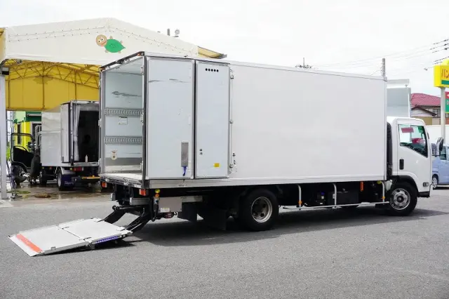 いすゞ エルフ 2RG-NPR88YN(2WD)の写真9