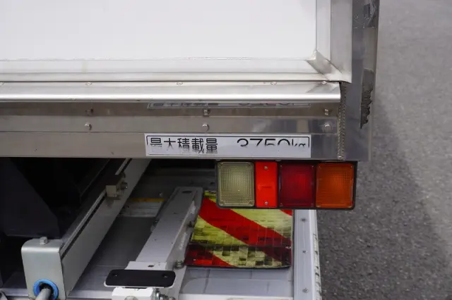 いすゞ エルフ 2RG-NPR88YN(2WD)の写真34