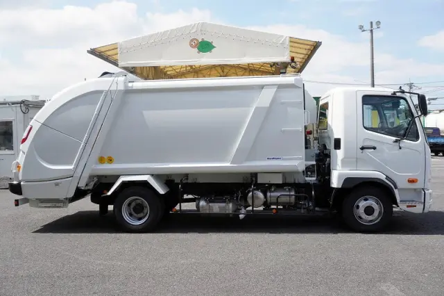 三菱 ファイター 2KG-FK72F(2WD)の写真5