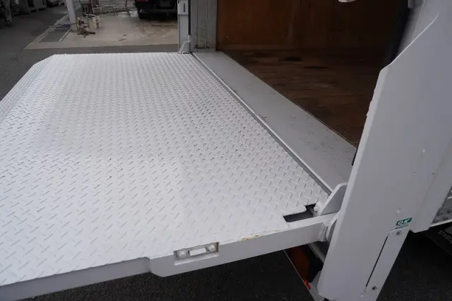 三菱 キャンター TPG-FDA50(4WD)の写真27
