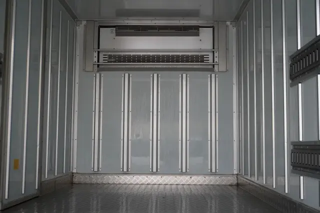 三菱 キャンター TPG-FEA50(2WD)の写真25